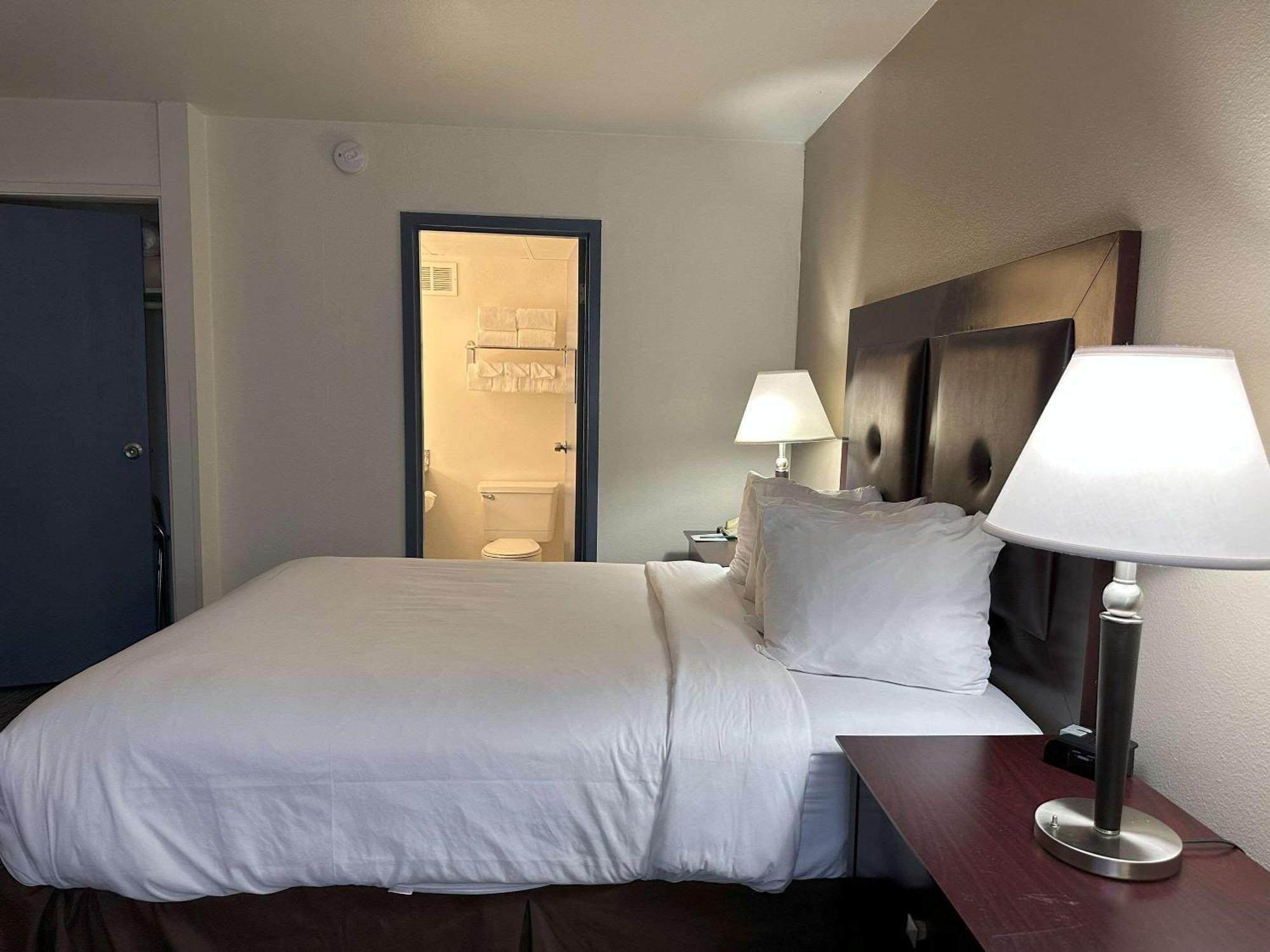 Quality Inn & Suites Everett Esterno foto