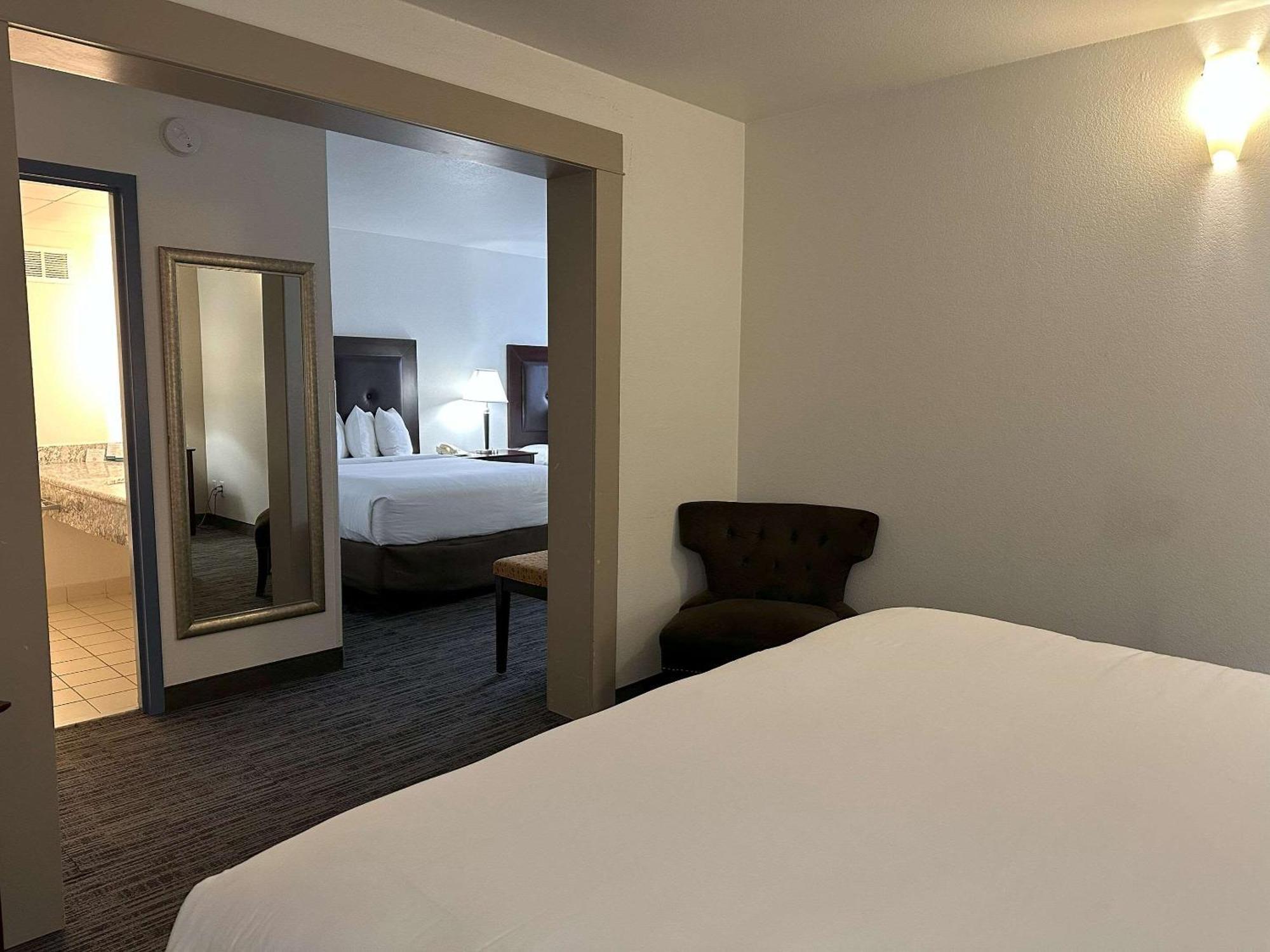Quality Inn & Suites Everett Esterno foto
