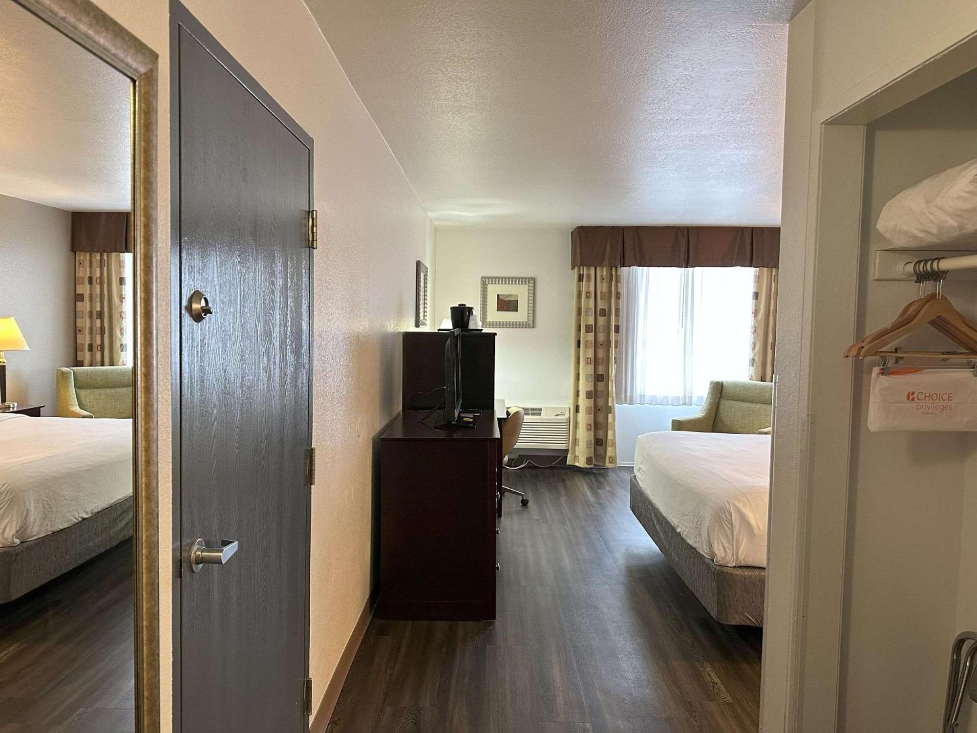 Quality Inn & Suites Everett Esterno foto